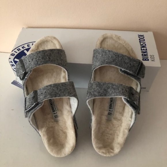 BIRKENSTOCK Arizona Rivet comfortable Sandal for boy or girl. Size: 1, 1.5 - Picture 8 of 13